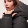 Chaqueta acolchada básica con capucha Chaqueta acolchada básica con capucha
