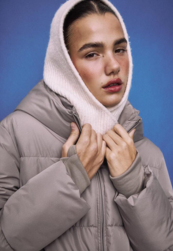 Chaqueta acolchada básica con capucha Chaqueta acolchada básica con capucha