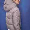 Chaqueta acolchada básica con capucha Chaqueta acolchada básica con capucha