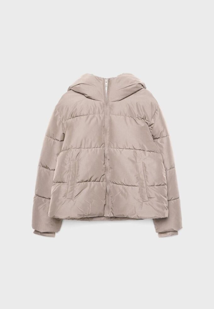 Chaqueta acolchada básica con capucha Chaqueta acolchada básica con capucha