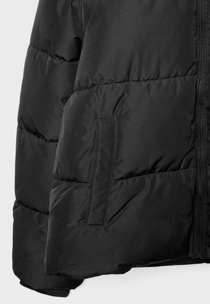 Chaqueta acolchada básica con capucha Chaqueta acolchada básica con capucha