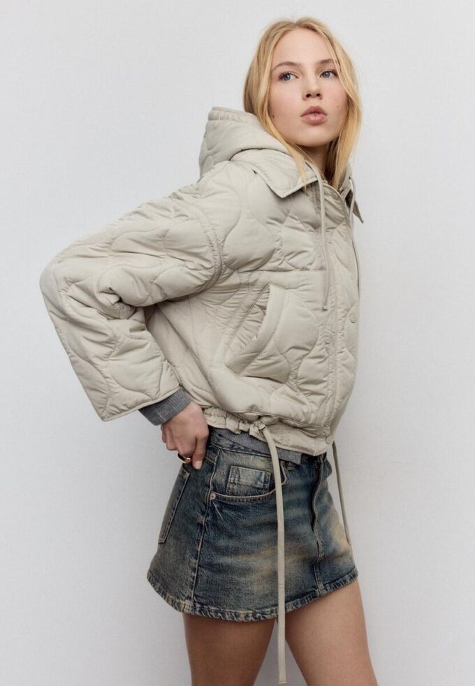 Chaqueta acolchada con capucha Chaqueta acolchada con capucha