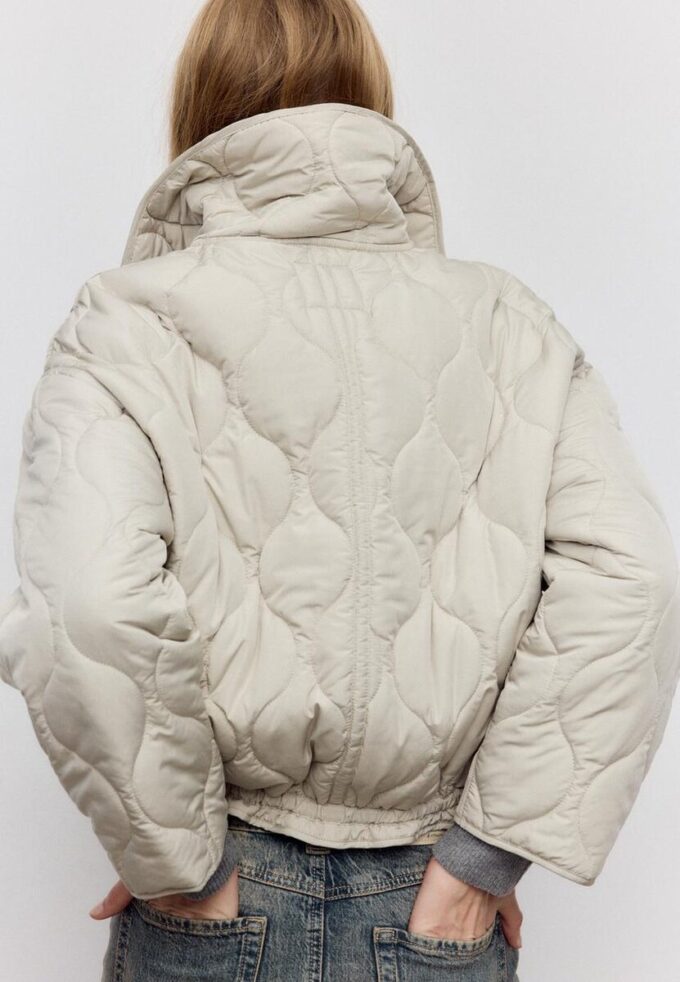 Chaqueta acolchada con capucha Chaqueta acolchada con capucha