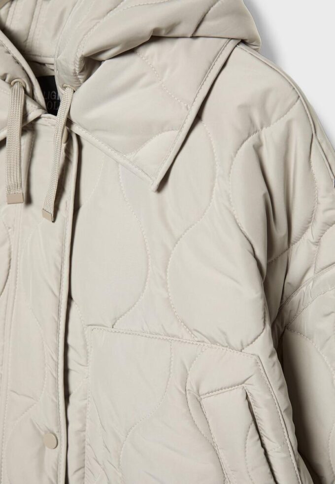 Chaqueta acolchada con capucha Chaqueta acolchada con capucha