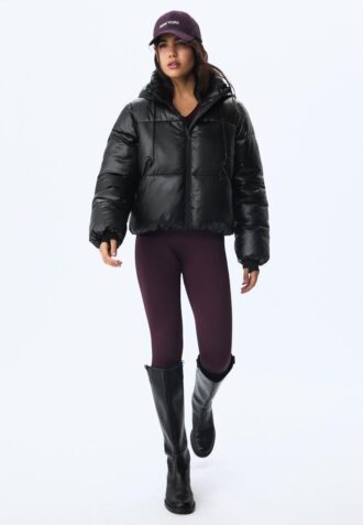 Chaqueta acolchada con capucha metalizada Chaqueta acolchada con capucha metalizada