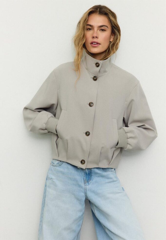 Chaqueta acolchada de cuello alto Chaqueta acolchada de cuello alto