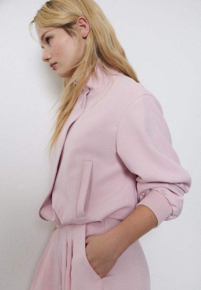 Chaqueta acolchada de cuello alto Chaqueta acolchada de cuello alto