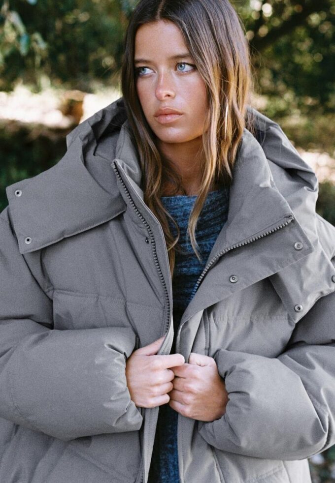 Chaqueta acolchada oversize con capucha Chaqueta acolchada oversize con capucha