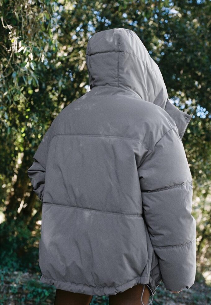 Chaqueta acolchada oversize con capucha Chaqueta acolchada oversize con capucha