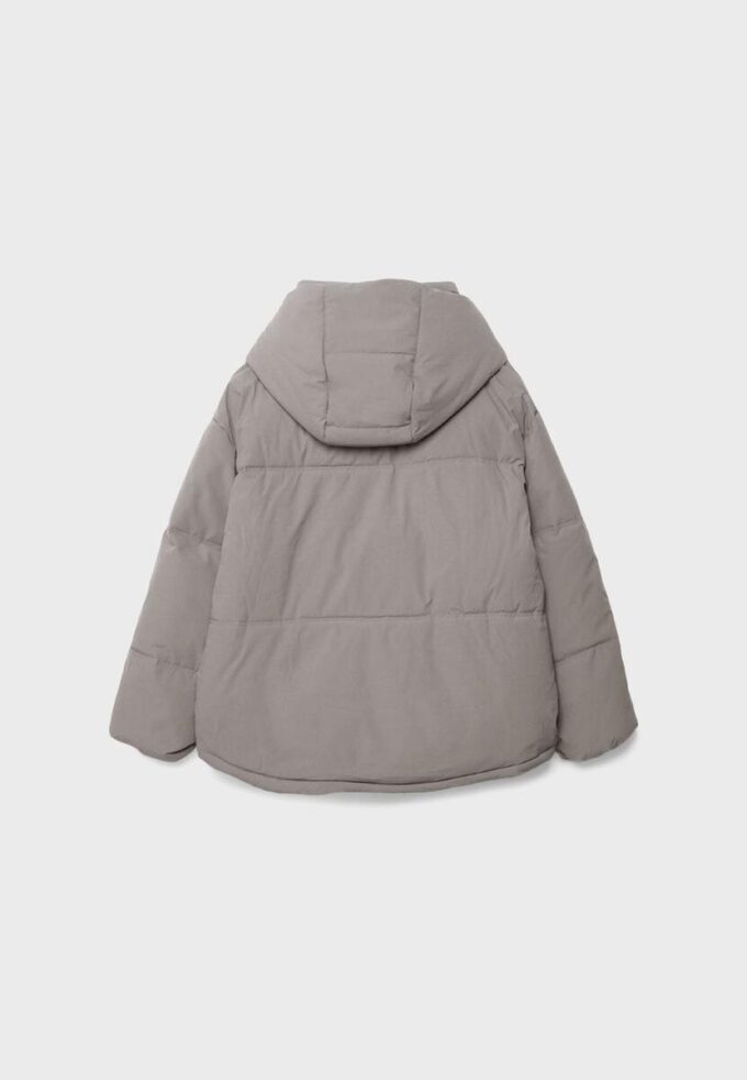 Chaqueta acolchada oversize con capucha Chaqueta acolchada oversize con capucha
