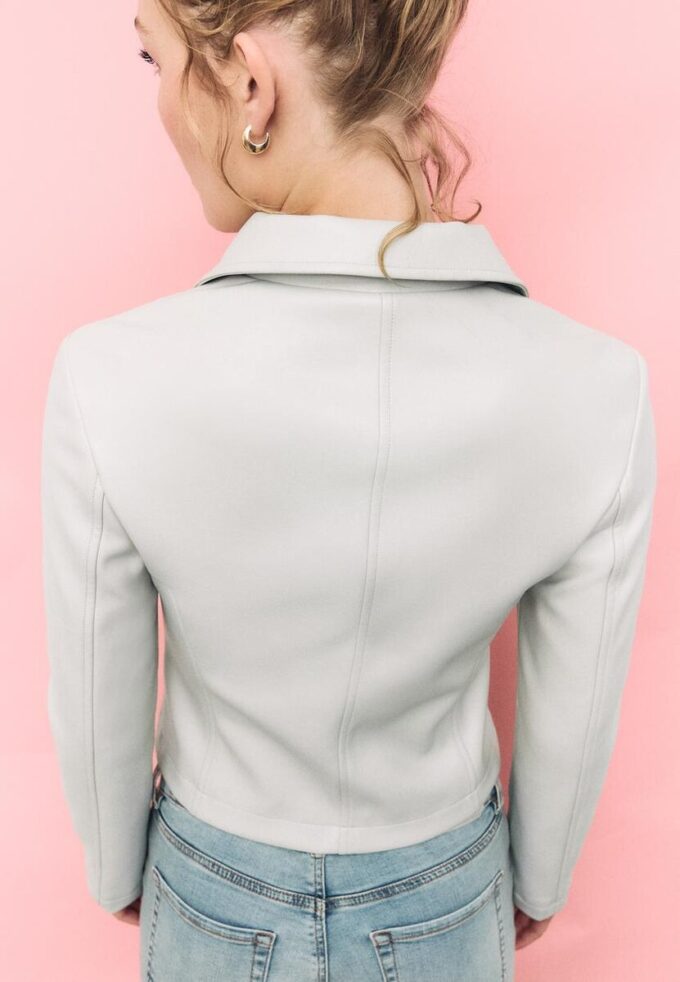 Chaqueta ajustada con efecto piel Chaqueta ajustada con efecto piel