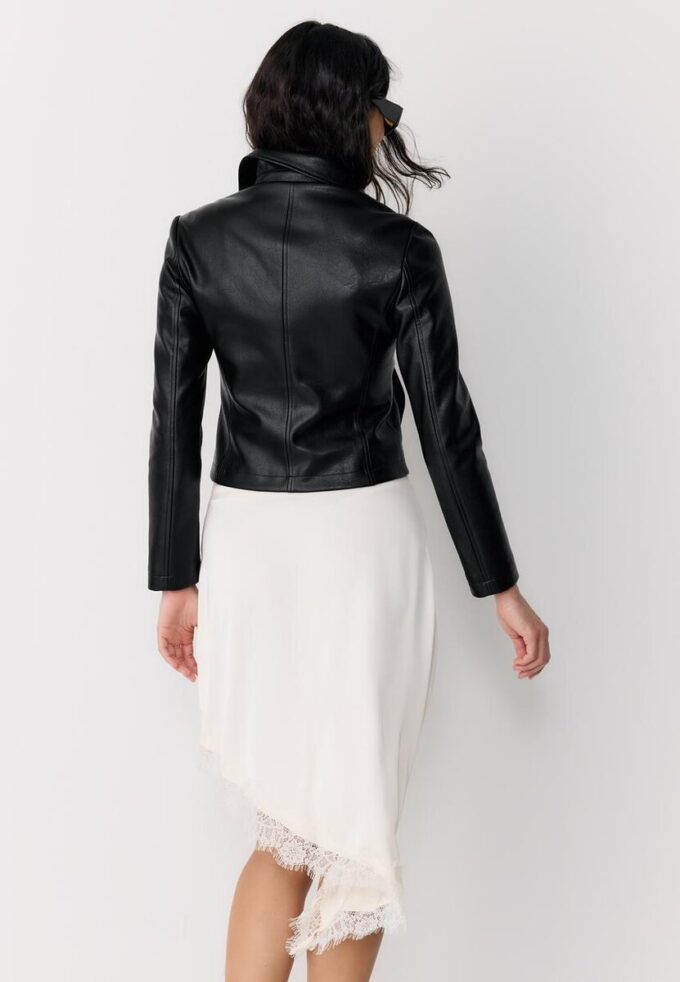 Chaqueta ajustada con efecto piel Chaqueta ajustada con efecto piel