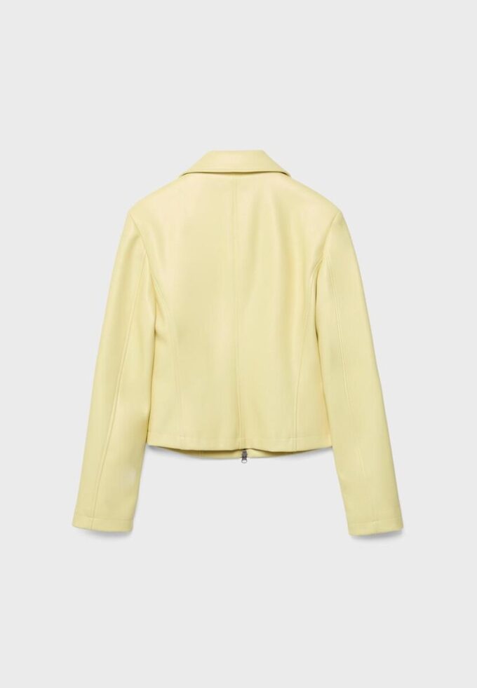 Chaqueta ajustada con efecto piel Chaqueta ajustada con efecto piel