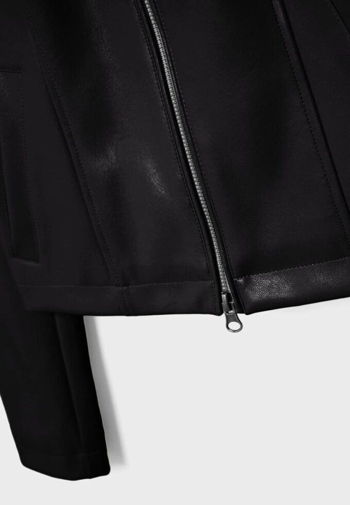 Chaqueta ajustada con efecto piel Chaqueta ajustada con efecto piel