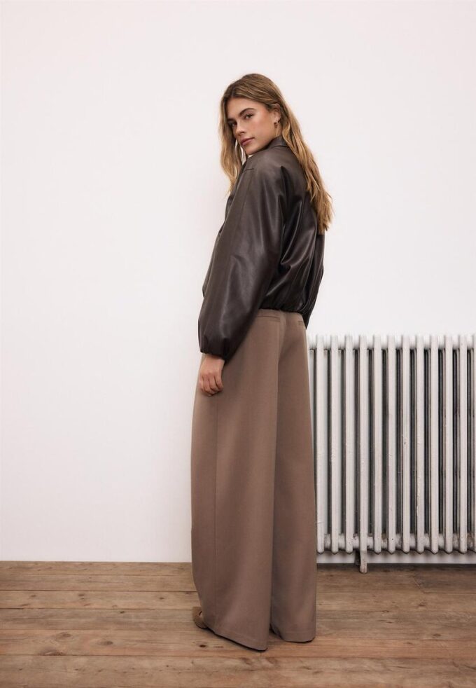 Chaqueta bomber acolchada con efecto piel Chaqueta bomber acolchada con efecto piel