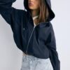 Chaqueta básica con capucha de nailon Chaqueta básica con capucha de nailon