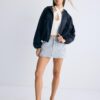 Chaqueta básica con capucha de nailon Chaqueta básica con capucha de nailon