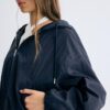 Chaqueta básica con capucha de nailon Chaqueta básica con capucha de nailon