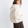 Chaqueta básica con capucha de nailon Chaqueta básica con capucha de nailon