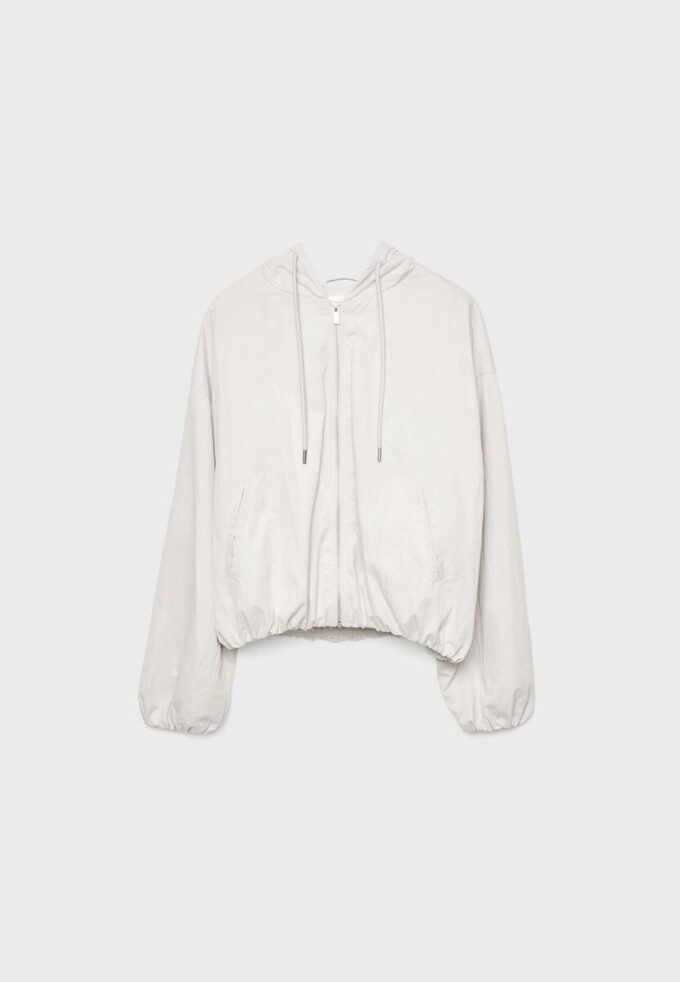 Chaqueta básica con capucha de nailon Chaqueta básica con capucha de nailon
