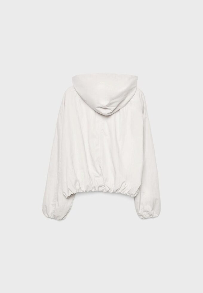 Chaqueta básica con capucha de nailon Chaqueta básica con capucha de nailon