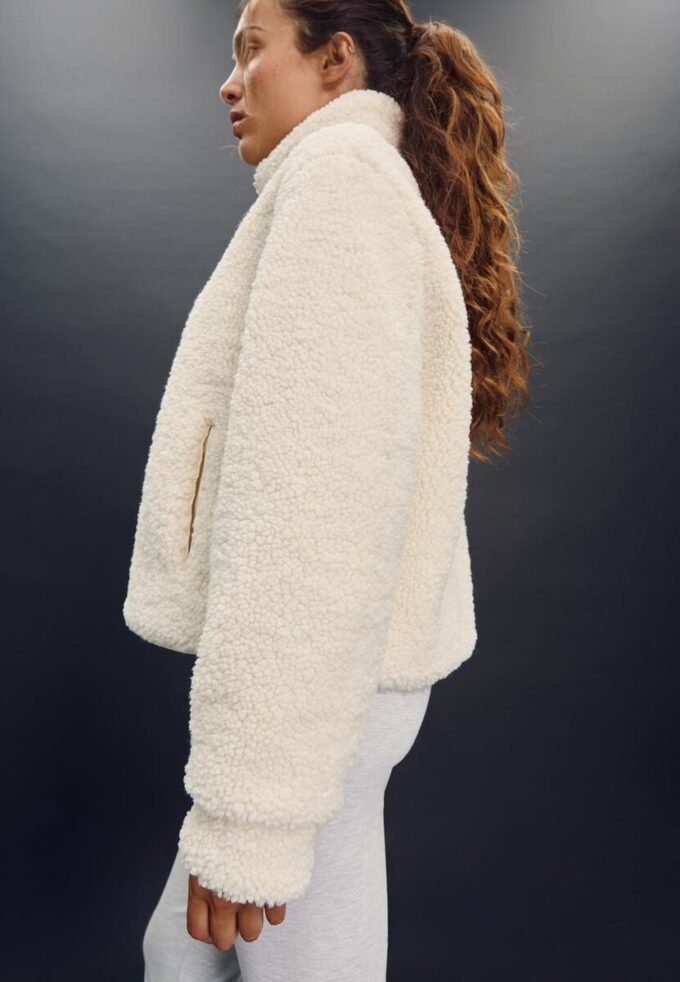 Chaqueta con cremallera y forro de imitación de piel de oveja Chaqueta con cremallera y forro de imitación de piel de oveja