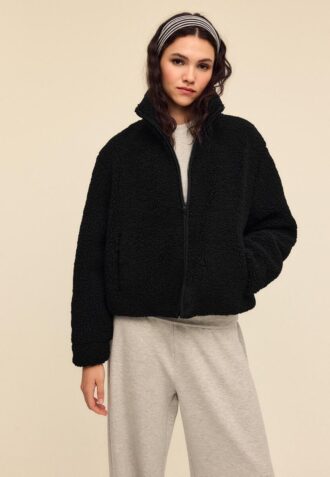 Chaqueta con cremallera y forro de imitación de piel de oveja