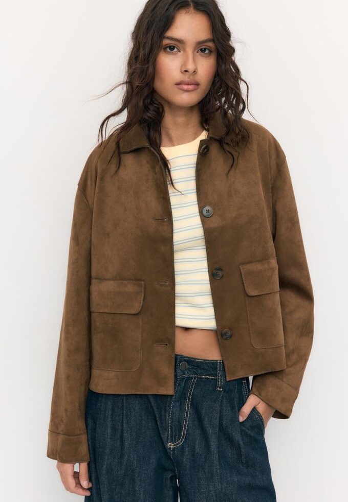 Chaqueta de ante sintético con bolsillos Chaqueta de ante sintético con bolsillos