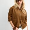 Chaqueta de ante sintético con bolsillos Chaqueta de ante sintético con bolsillos