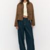 Chaqueta de ante sintético con bolsillos Chaqueta de ante sintético con bolsillos