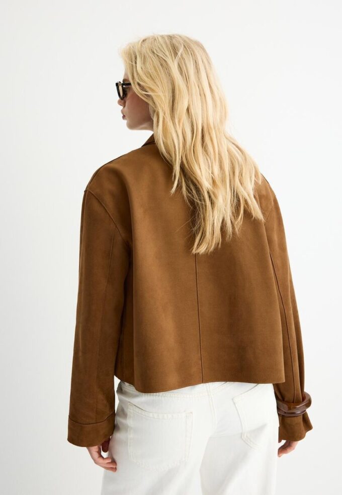 Chaqueta de ante sintético con bolsillos Chaqueta de ante sintético con bolsillos