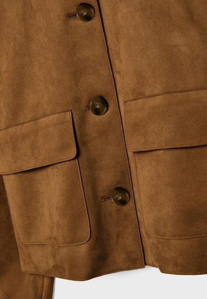 Chaqueta de ante sintético con bolsillos Chaqueta de ante sintético con bolsillos