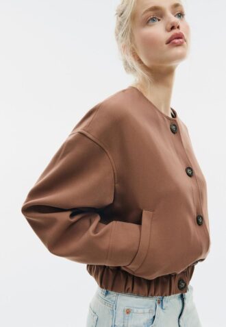 Chaqueta de cuello redondo con mangas abullonadas
