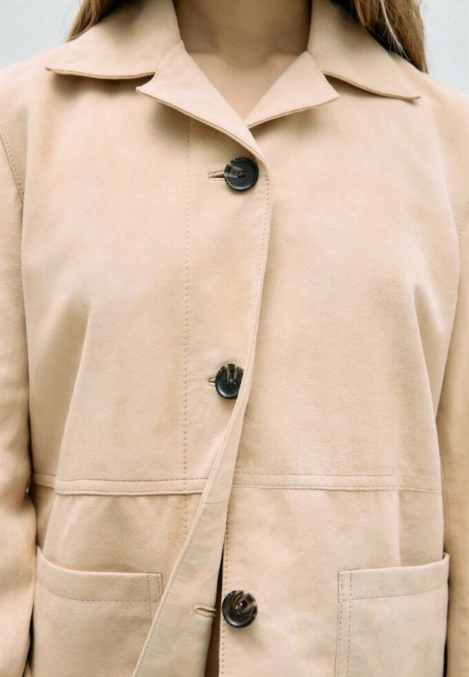 Chaqueta de piel con bolsillos Chaqueta de piel con bolsillos