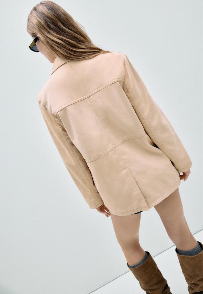 Chaqueta de piel con bolsillos Chaqueta de piel con bolsillos