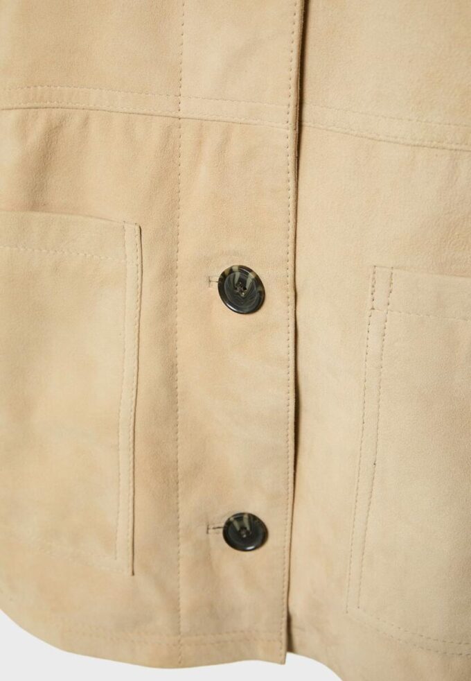 Chaqueta de piel con bolsillos Chaqueta de piel con bolsillos