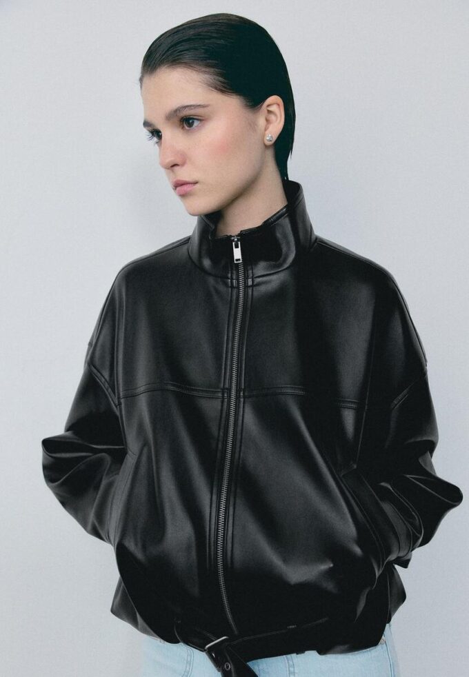Chaqueta holgada efecto piel con cinturón Chaqueta holgada efecto piel con cinturón