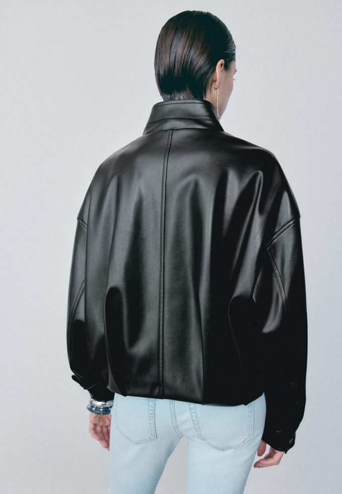 Chaqueta holgada efecto piel con cinturón Chaqueta holgada efecto piel con cinturón