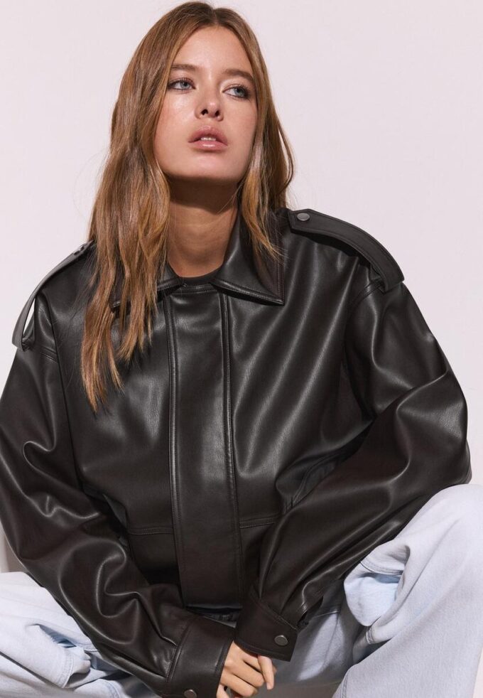 Chaqueta motera oversize con efecto piel Chaqueta motera oversize con efecto piel