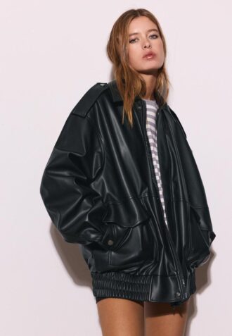 Chaqueta motera oversize con efecto piel