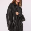 Chaqueta motera oversize con efecto piel Chaqueta motera oversize con efecto piel