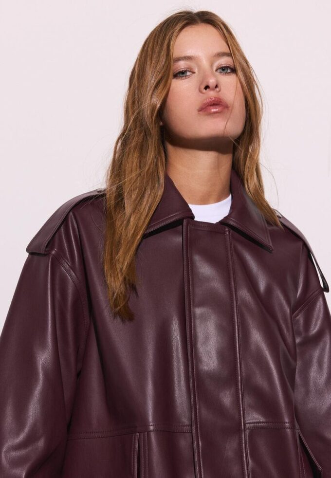 Chaqueta motera oversize con efecto piel Chaqueta motera oversize con efecto piel