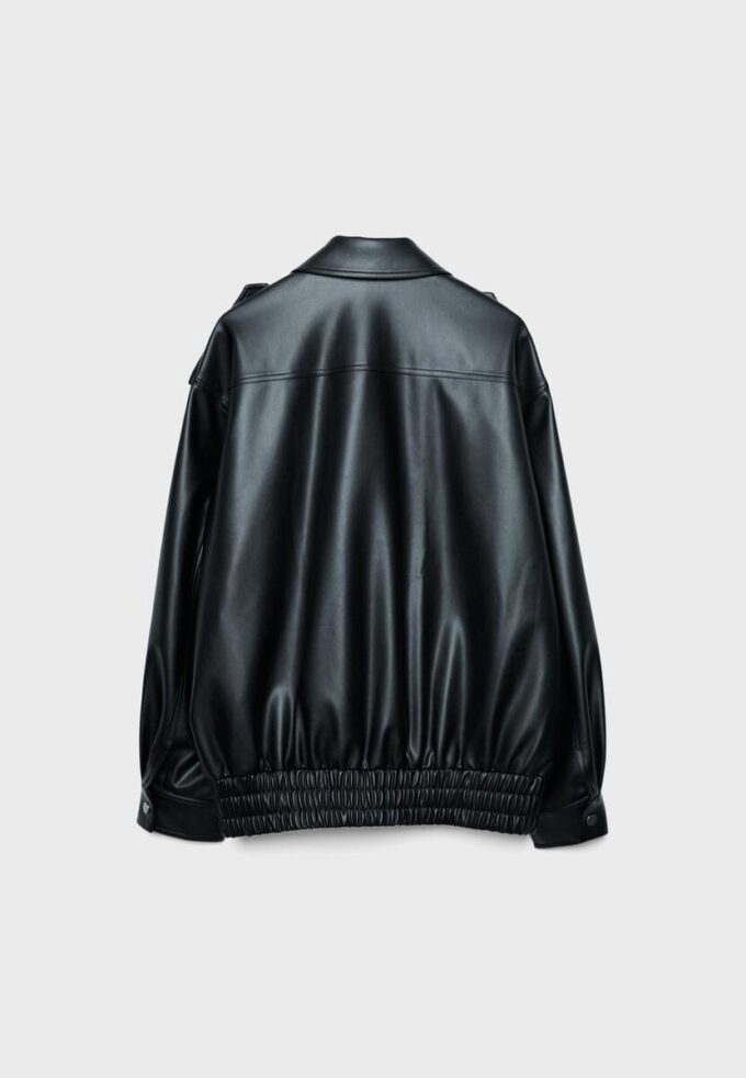 Chaqueta motera oversize con efecto piel Chaqueta motera oversize con efecto piel