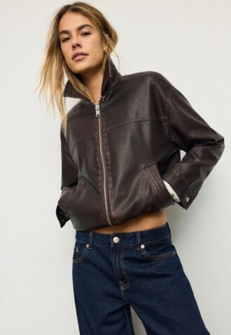 Chaqueta oversize con efecto de piel lavada