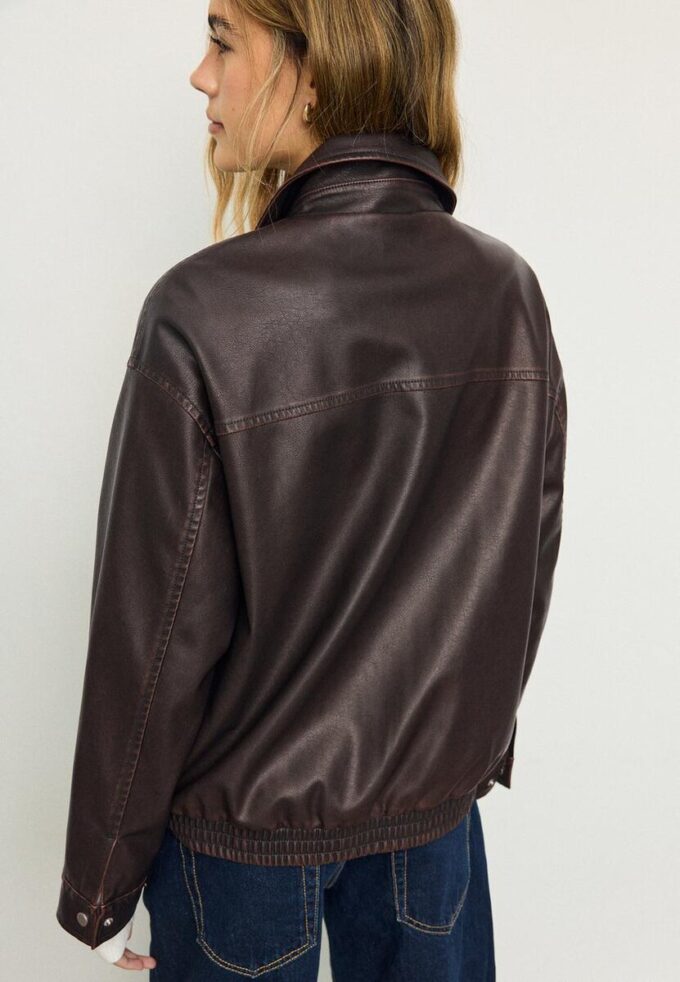Chaqueta oversize con efecto de piel lavada Chaqueta oversize con efecto de piel lavada