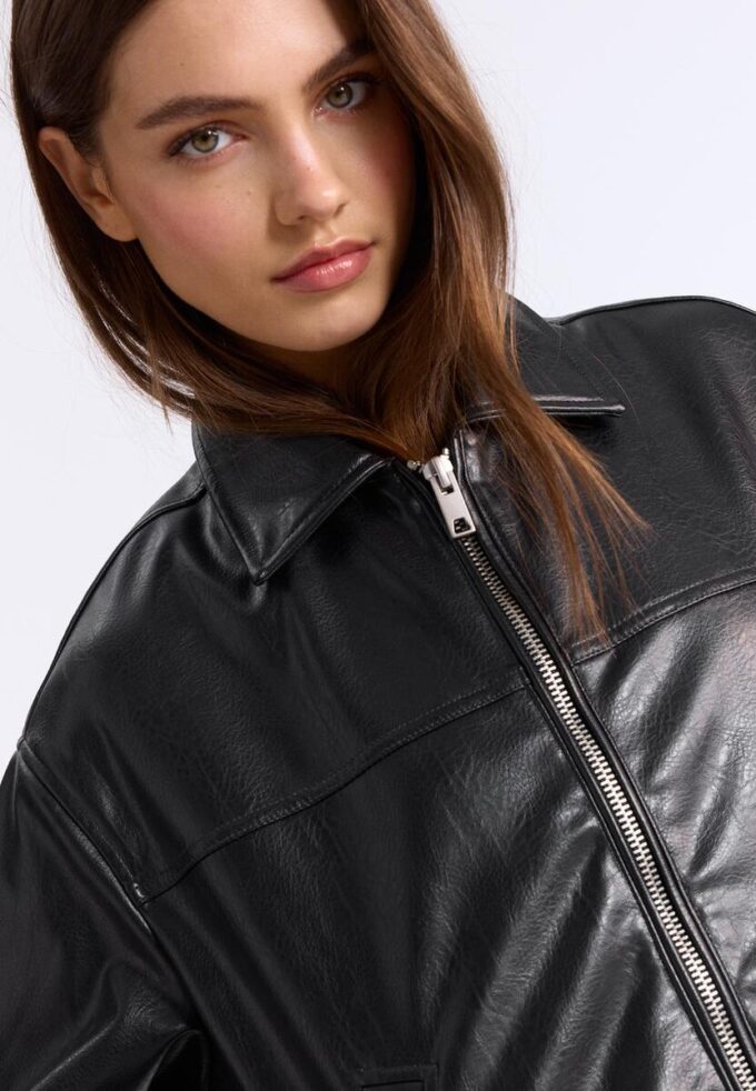 Chaqueta oversize efecto piel Chaqueta oversize efecto piel