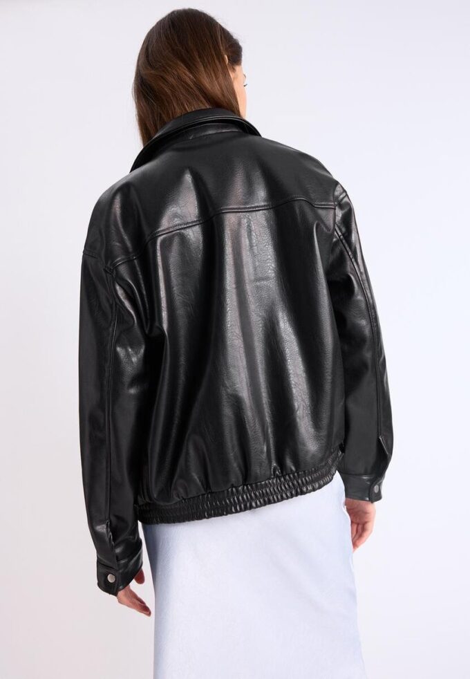 Chaqueta oversize efecto piel Chaqueta oversize efecto piel