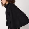 Chaqueta tipo capa de tacto suave