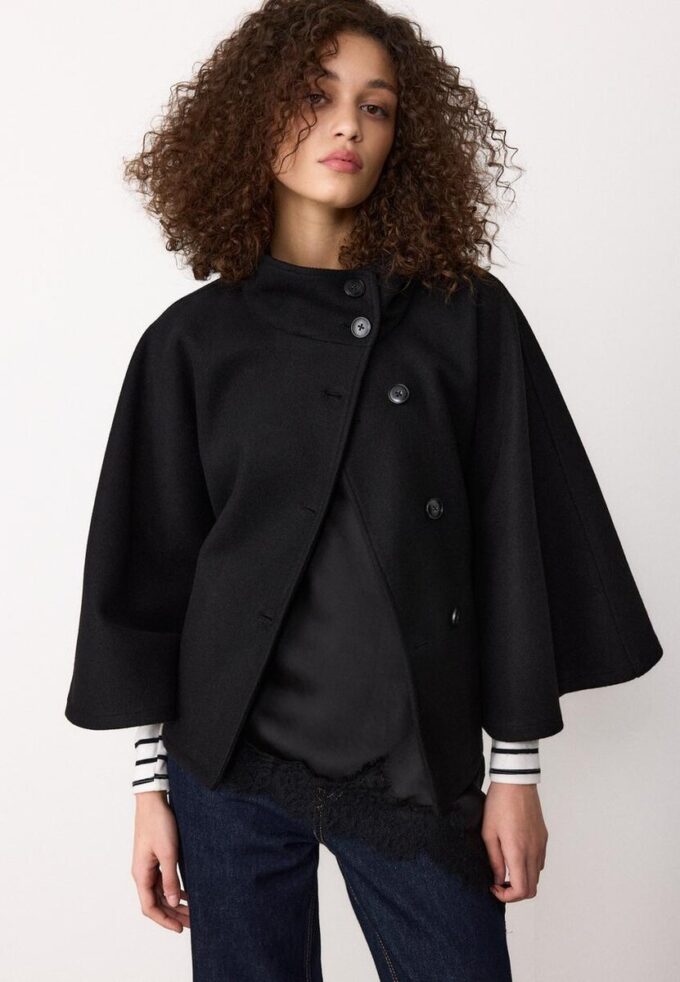 Chaqueta tipo capa de tacto suave