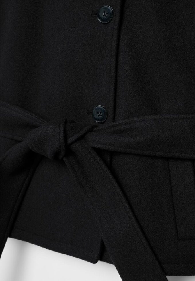 Chaqueta tipo capa de tacto suave